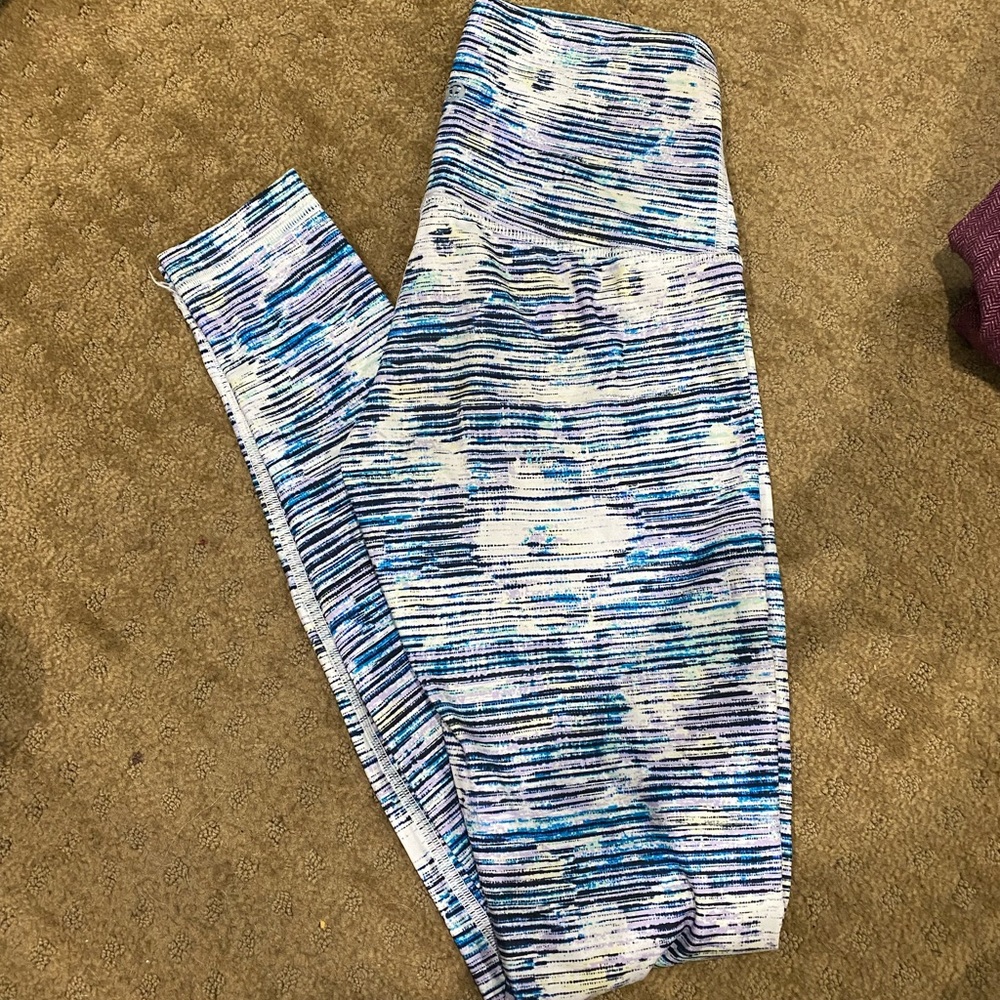 Lululemon leggings size 6